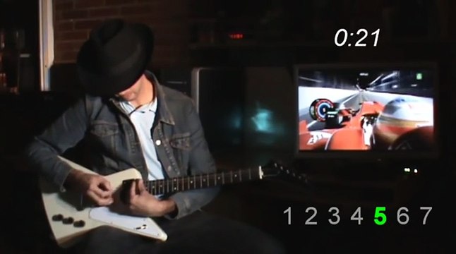 Fernando Alonso Singapore 2010 lap on slide guitar - Vuelta de Alonso a Singapur 2010 en guitarra