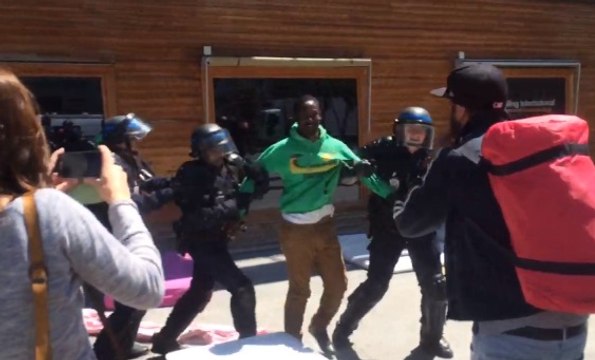 Paris : les migrants de La Chapelle à nouveau évacués