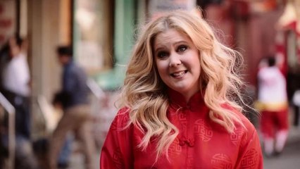 Photo Shoots - Amy Schumer Thinks Selfie Sticks are Vile