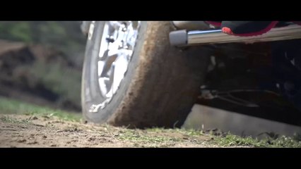 Brian Deegan saute sur 60 mètres en Ford Raptor