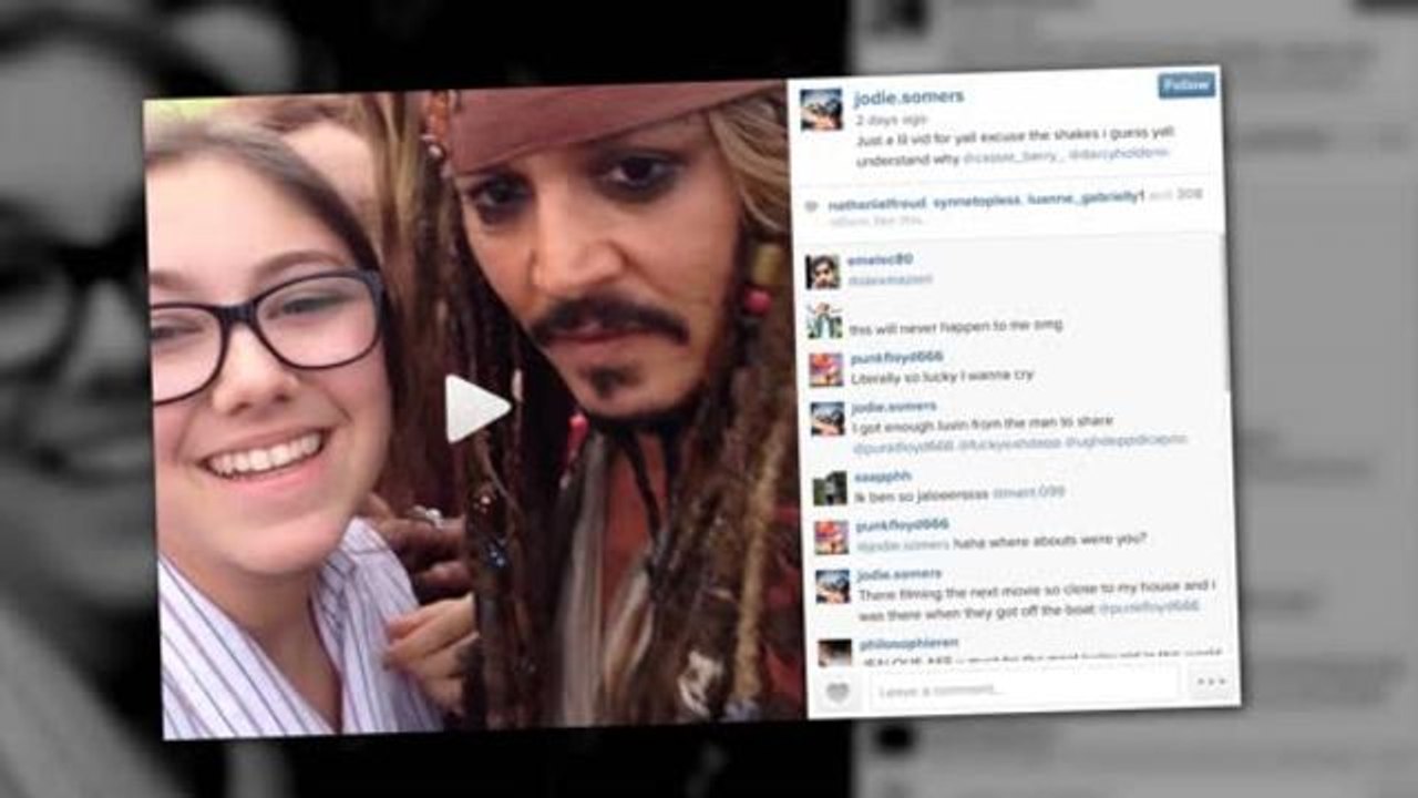 Depp Take Selfies w/ Fans as Capt. Jack