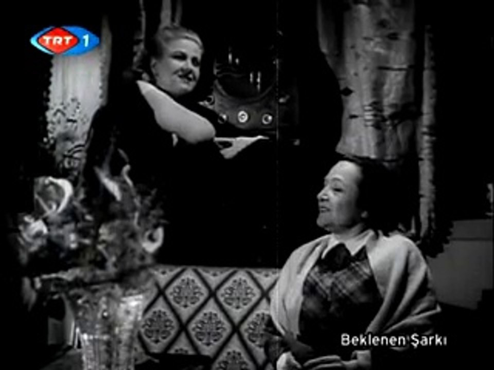 Bir Yaz Yağmuru Gibi Geçiverdi Aşkımız - Zeki Müren (Bedia Muvahhit & Melahat İçli)