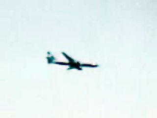 WTC Impacts - WTC2 Flight 175 Approach Zoom Stabilised