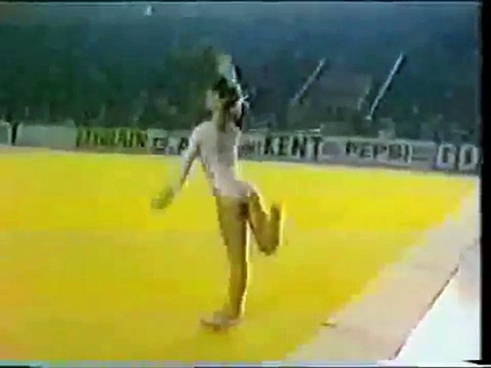 Nadia Comaneci Ejercicios de Piso 1977