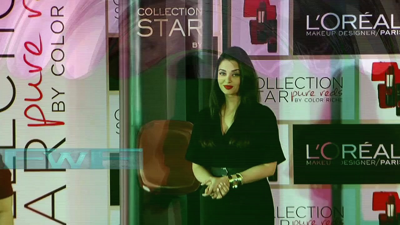 Aishwarya Rai Bachchan & l'Oreal Paris Launching Of Star Pure Reds Collection -2