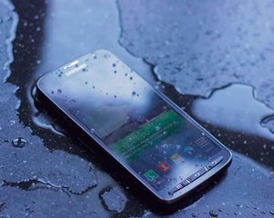 Cómo reparar un smartphone mojado en 7 minutos