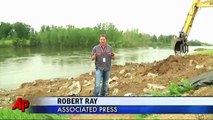Iowa Farmers Take Missouri River Into Own Hands