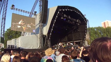 PATTI SMITH "People have the power" at Field Day 2015.