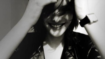 Une fille, une montre Chanel et beaucoup d’amour