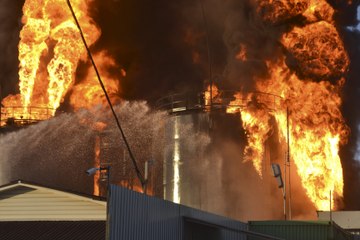 Gigantesque incendie d’un dépôt pétrolier en Ukraine