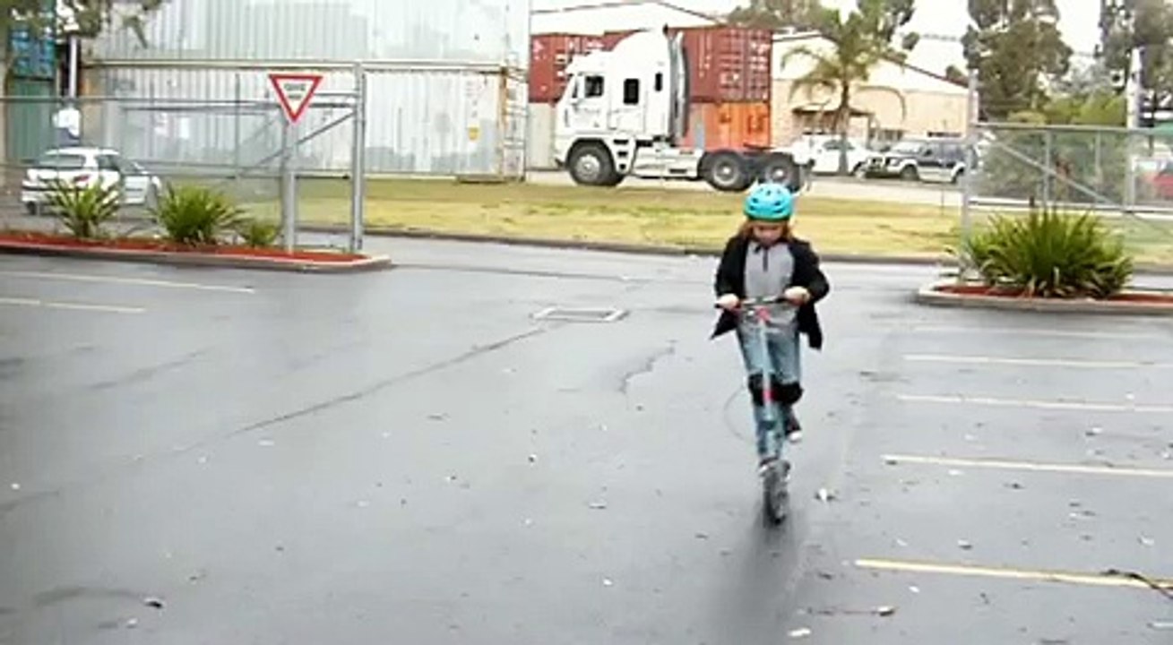 Pulse Xcelerator Kick N Go Scooter
