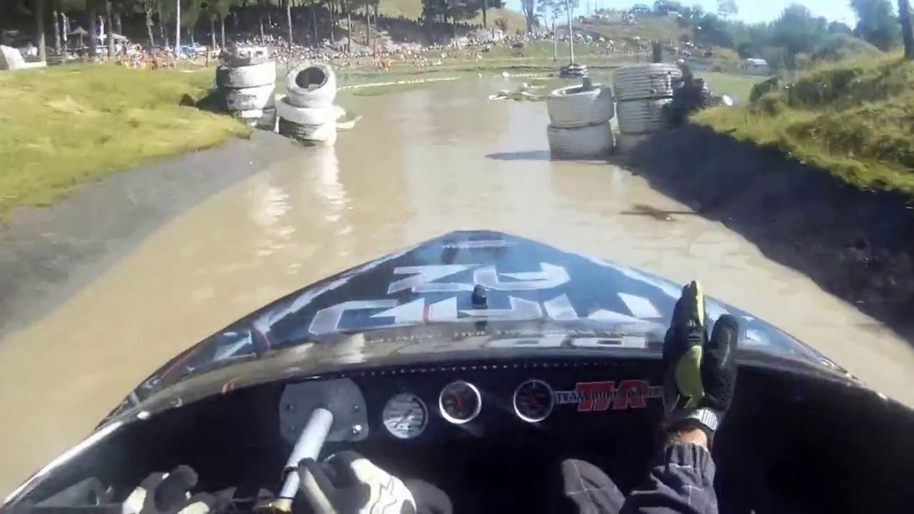 Caméra embarquée dans un speedboat de 900 chevaux