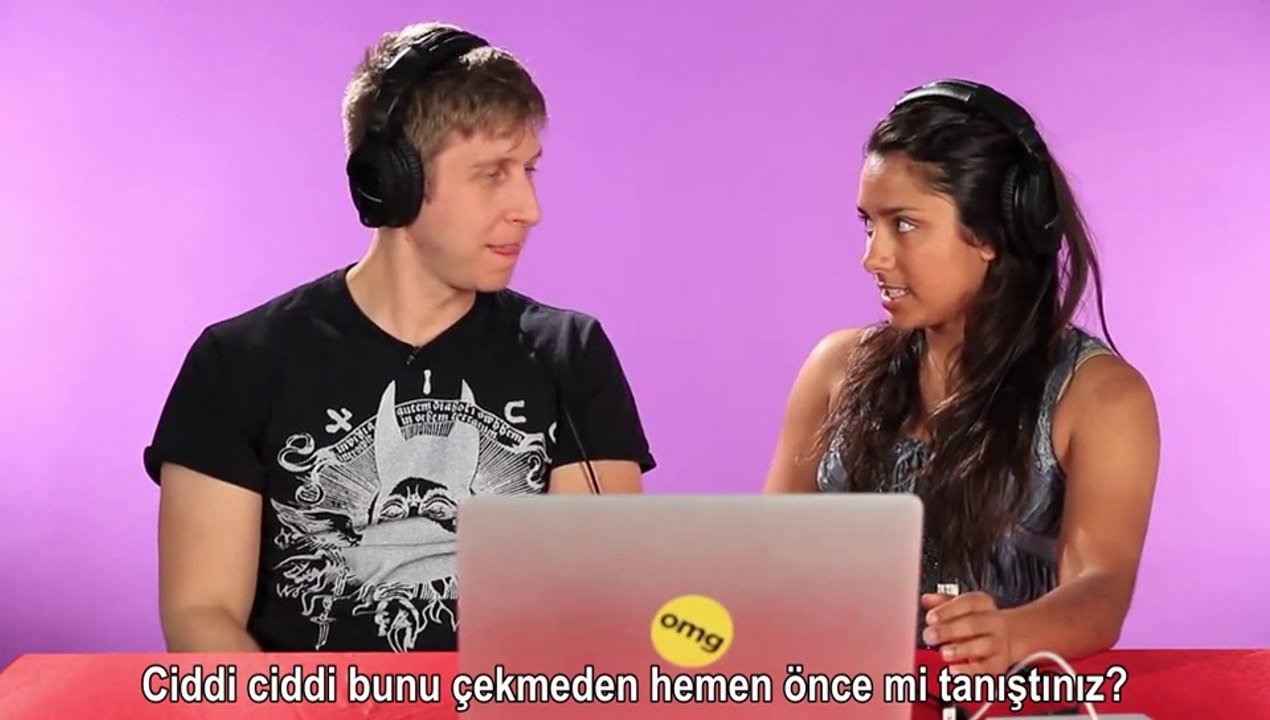 Kadınlar Porno Yıldızlarının Oynadıkları Filmleri Birlikte İzlerse.If the women of Porn Stars Play Together they watch