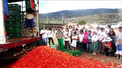 La tomatina se desata en Colombia