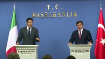 Conferenza Stampa di Renzi con Ahmet Davutoğlu