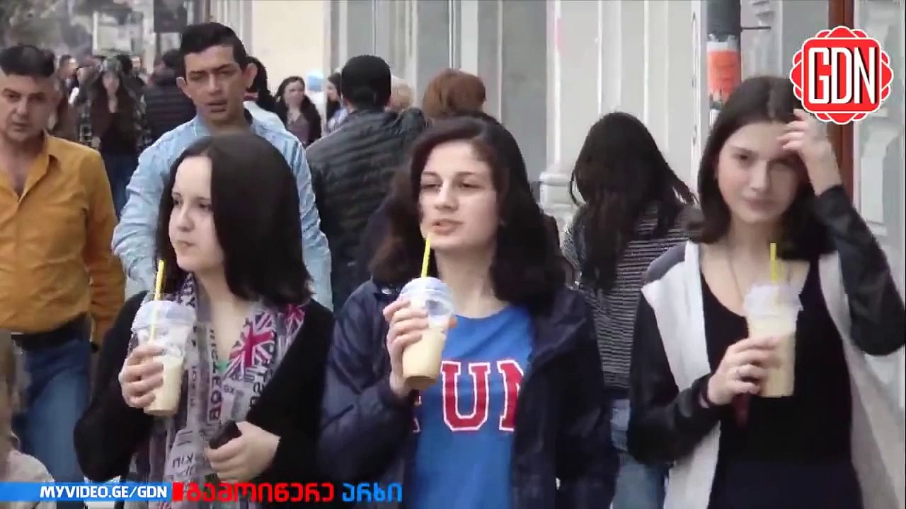 ფარული კამერა - როგორ იქცევიან თბილისში, როცა ქუჩაში წაქცეულს ხედავენ