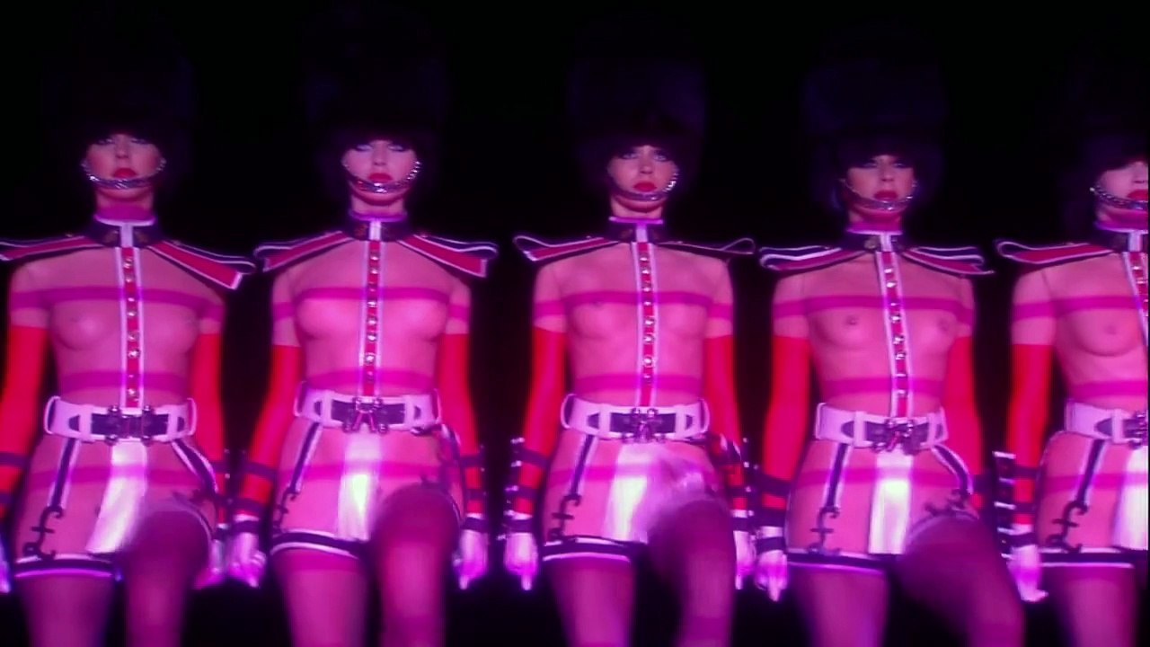 Watch video clips with sexy girls.