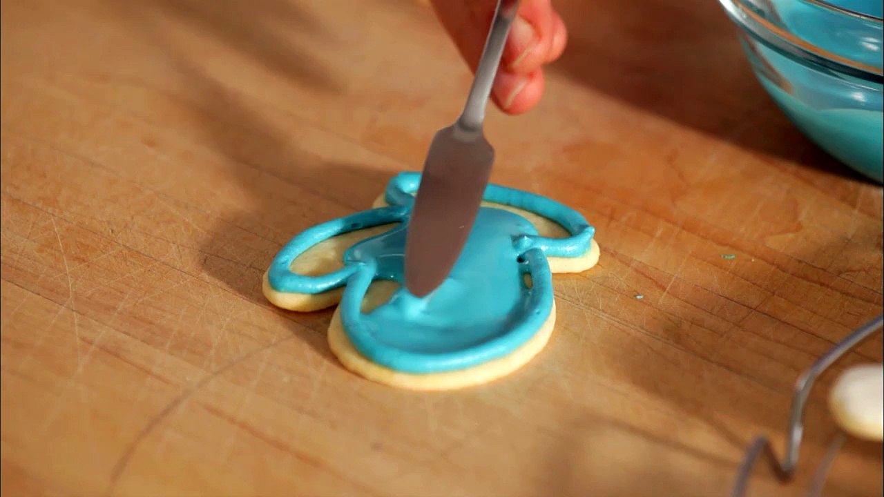 Decorate Cookies | Cooking How To | Food Network Asia