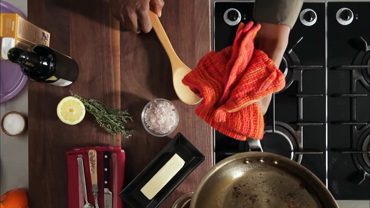 Make a Pan Reduction Sauce | Cooking How To | Food Network Asia