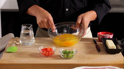 Make The Perfect Omelet | Cooking How To | Food Network Asia