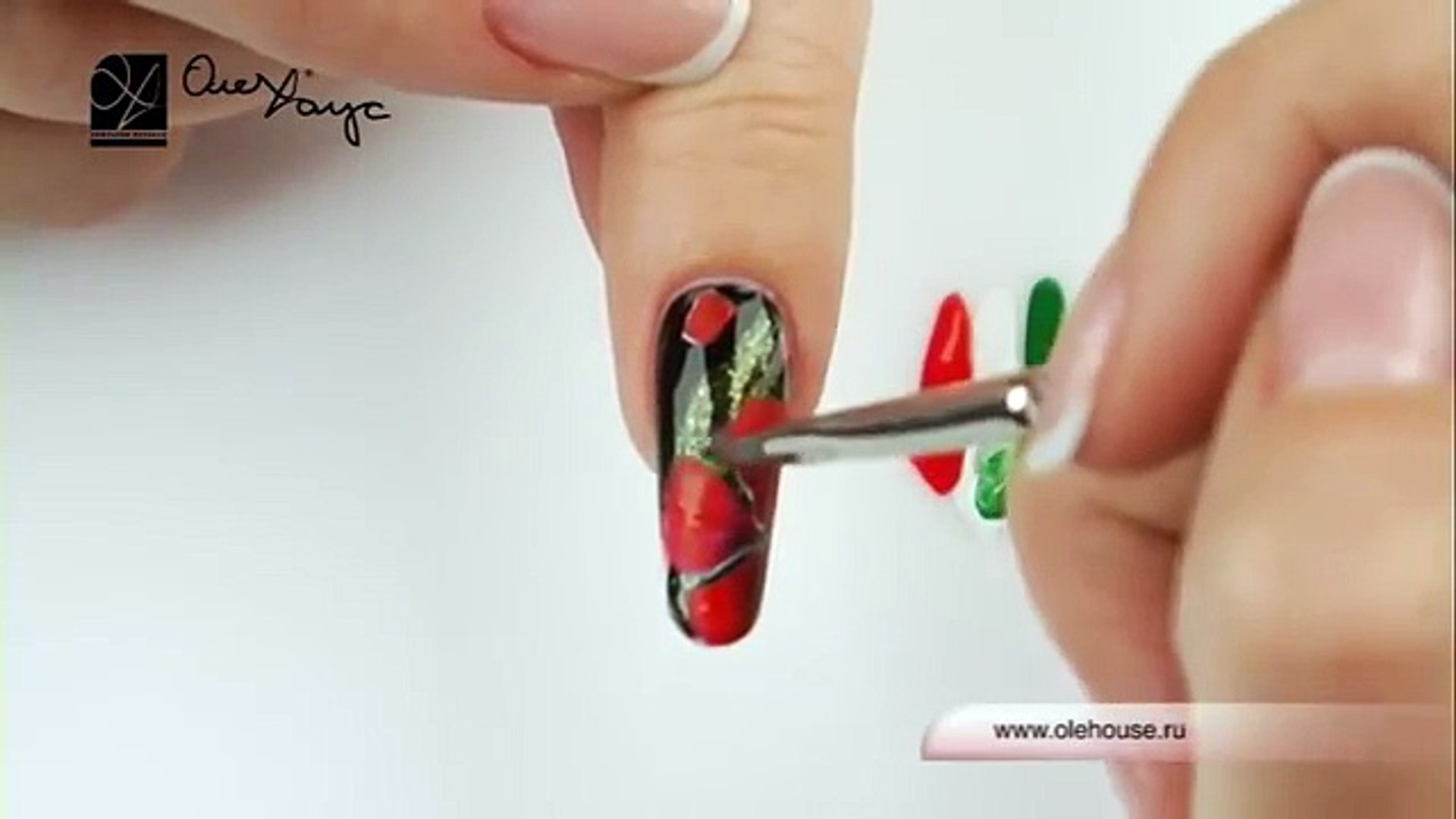 ⁣Дизайн ногтей. Алые маки