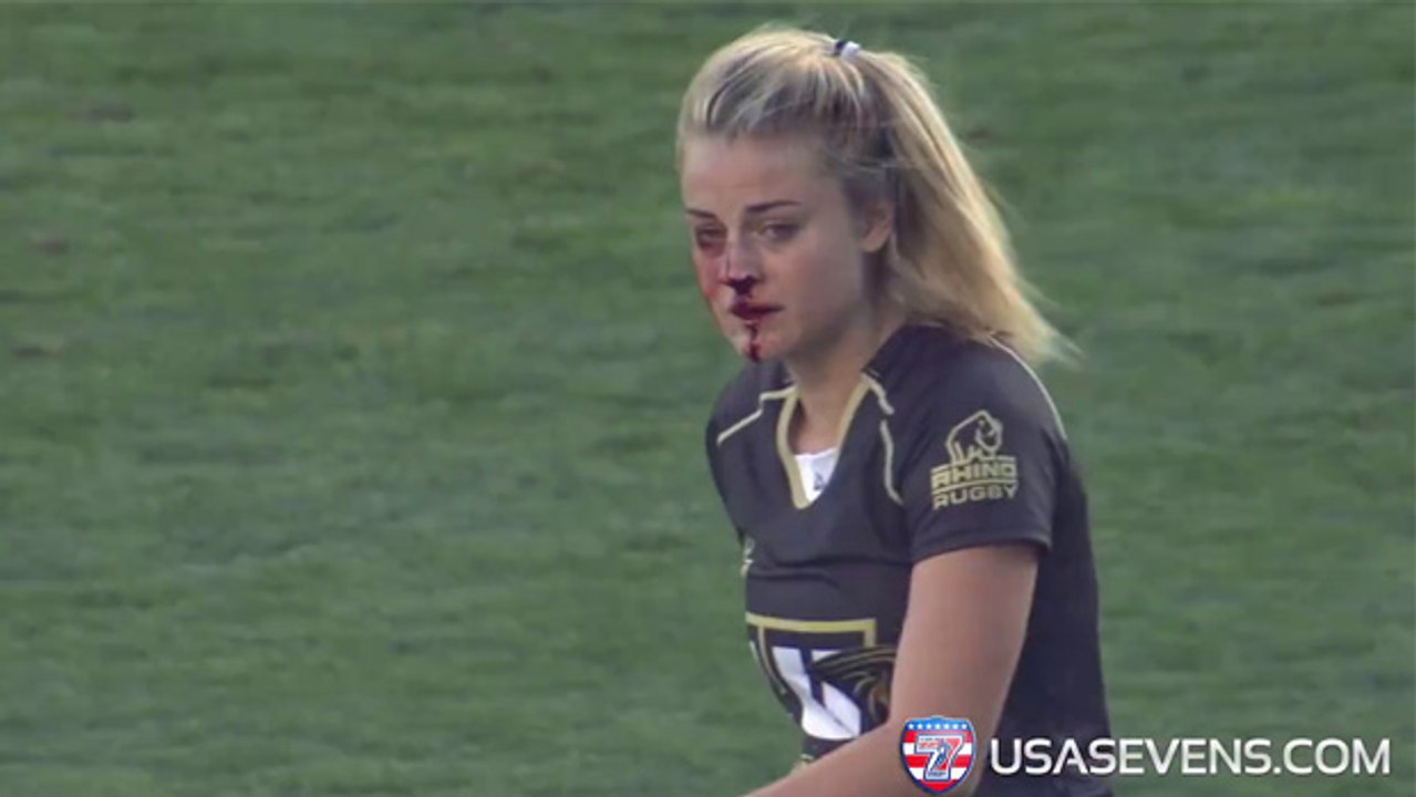 Rugby à 7 : Gerogia Page se casse le nez, se relève et plaque deux adversaires