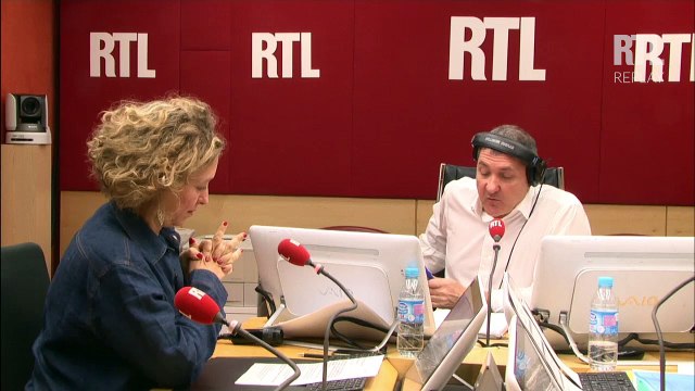 Aller-retour de Valls à Berlin : Les avions, c'est maudit dans la politique française , rappelle Alba Ventura