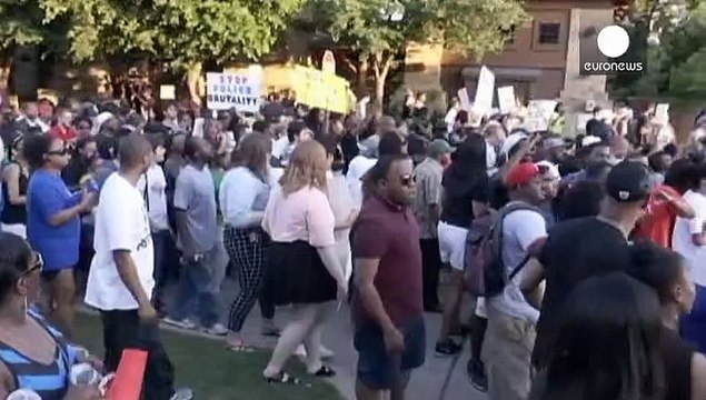 Usa, polizia Texas sotto accusa per brutalità contro ragazza di colore