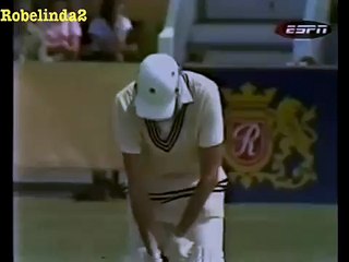 Wasim Akram ignores umpires