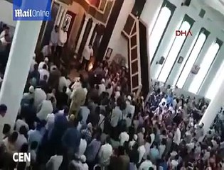 İmam eksik rekat kıldırınca cemaat birbirine girdi