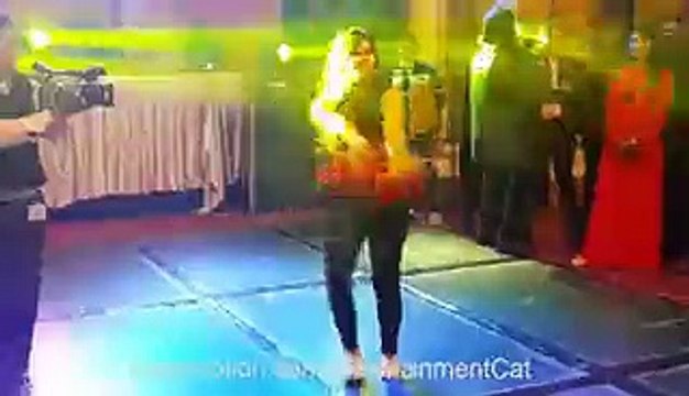 Pakistani Girl Wedding Dance on Ni Main Kamli Ho Gai Aan