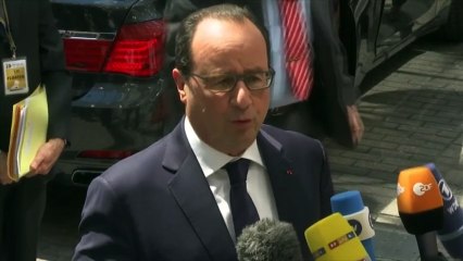 Hollande et Merkel appellent la Grèce à aller vite pour un accord