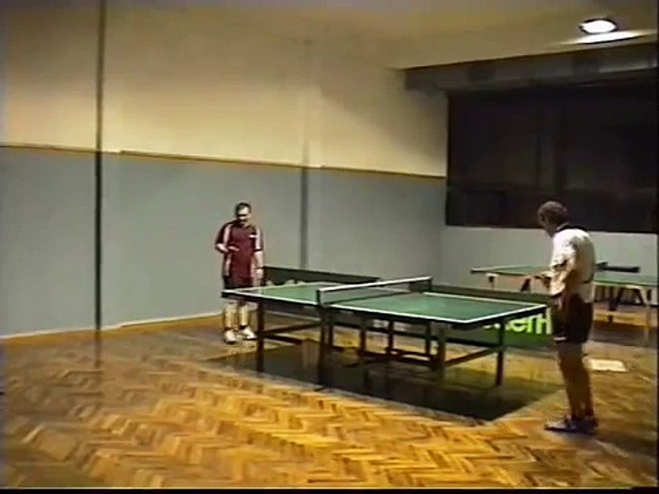 CLOSE TO THE TABLE OX LONG PIPS ATTACK TECHNIQUES