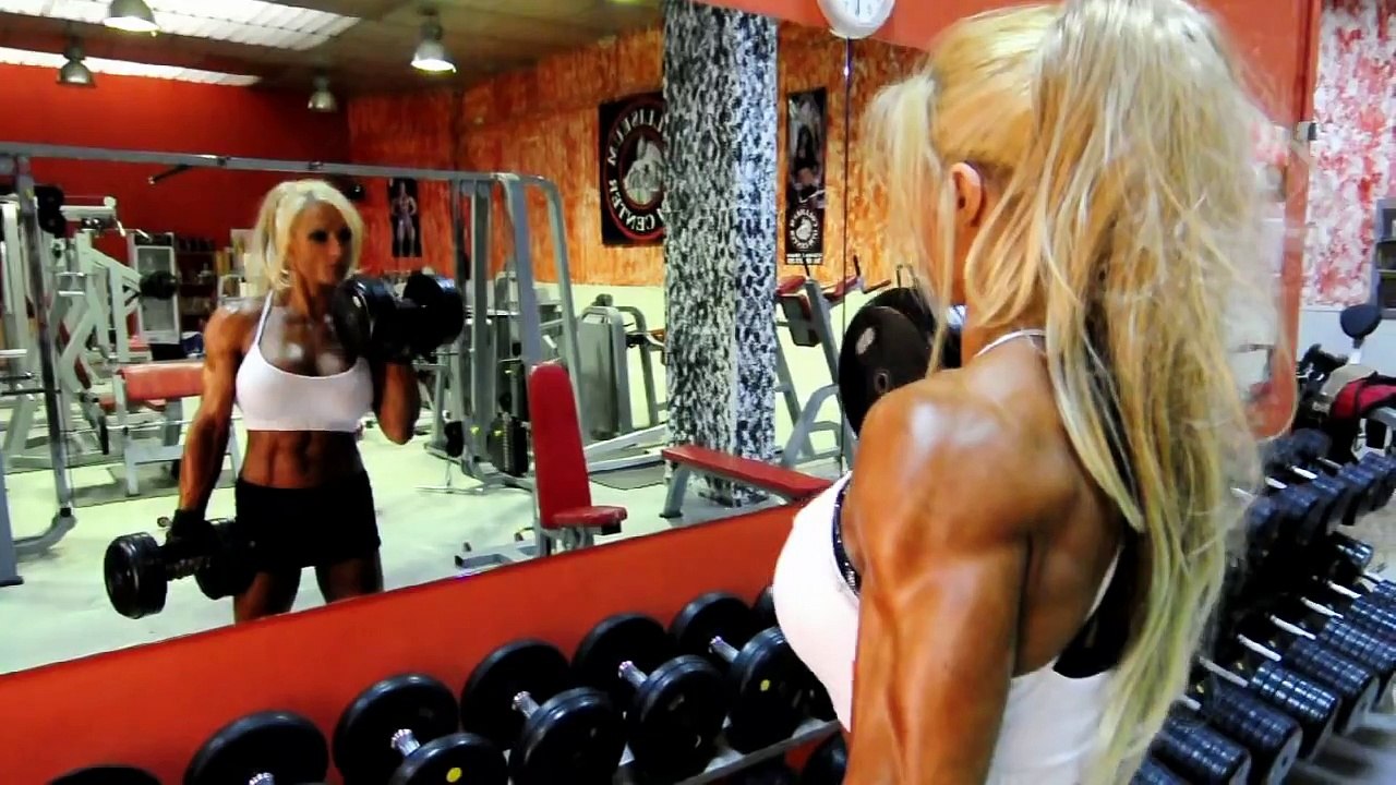 LORENA IÑARRA 2010 - ENTRENAMIENTO DE BICEPS.avi