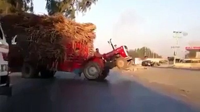 Amazing tractor driver, amazing talent, people are awasome, punjabi funny video, urdu funny video pashto funny video