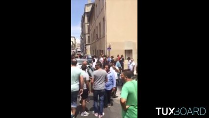 Tải video: Un chauffeur UberPop secoué par des taxis marseillais