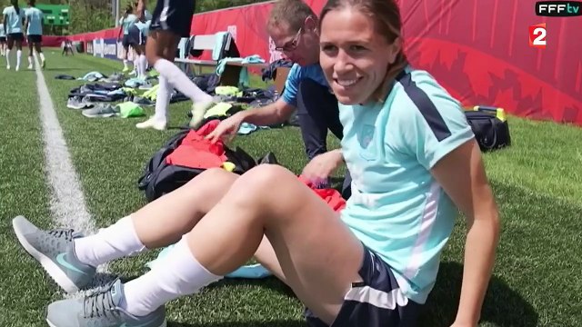 Coupe du monde de football féminin : les Bleues entrent en lice