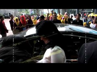 Dewi Perssik Dijemput Paksa Kejaksaan