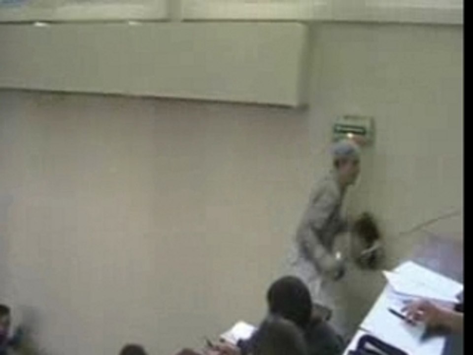 superman en amphi de chimie organique