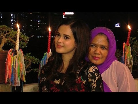 Cut Meyriska Kenang Bencana Tsunami - Silet 26 Desember 2014