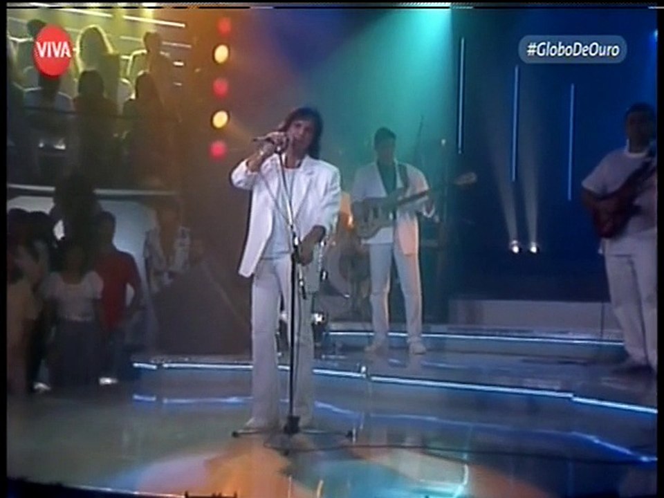 *ROBERTO CARLOS canta Se diverte e já não pensa em mim no Globo de Ouro 1989
