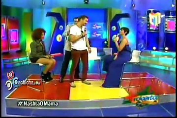 Escena del beso de Nashla Bogaert y Frank Perozo en Mas Roberto