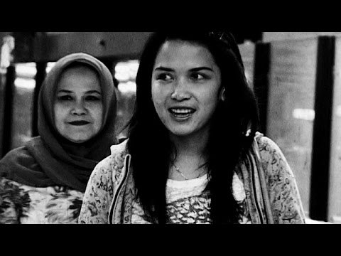 Ibunda Dinda Kanya Dewi Meninggal Dunia - Seleb On Cam 11 Desember 2014