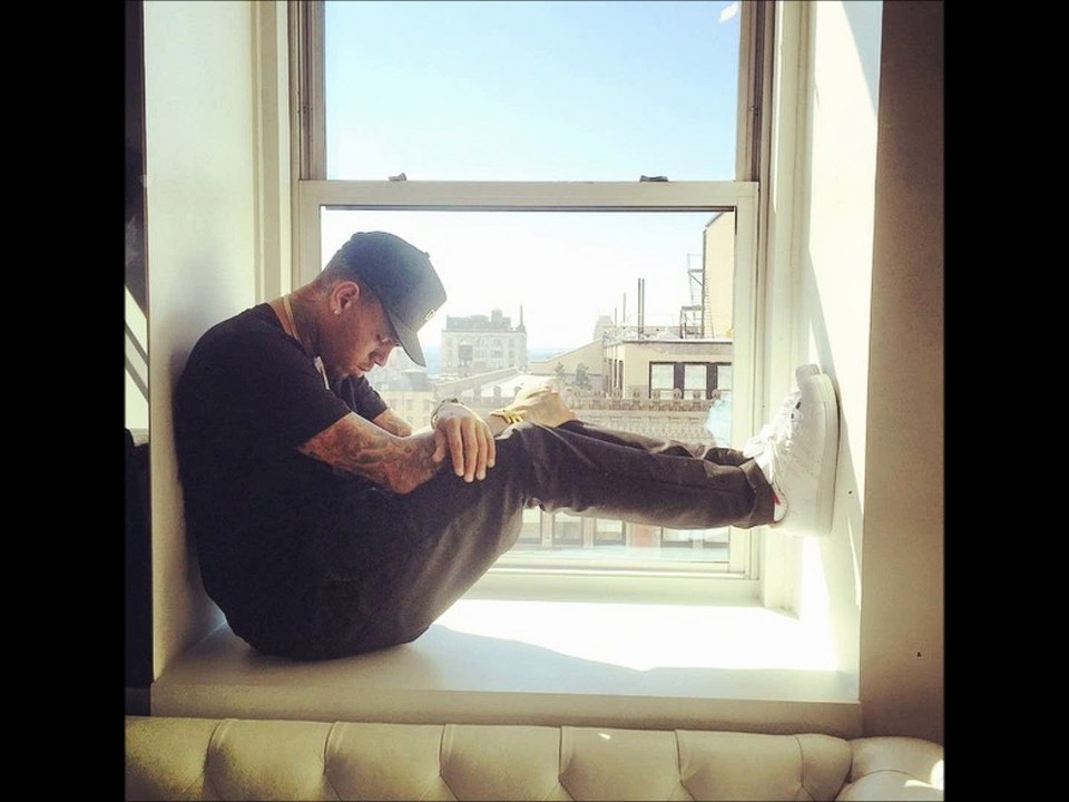 Chris Brown - Right Here
