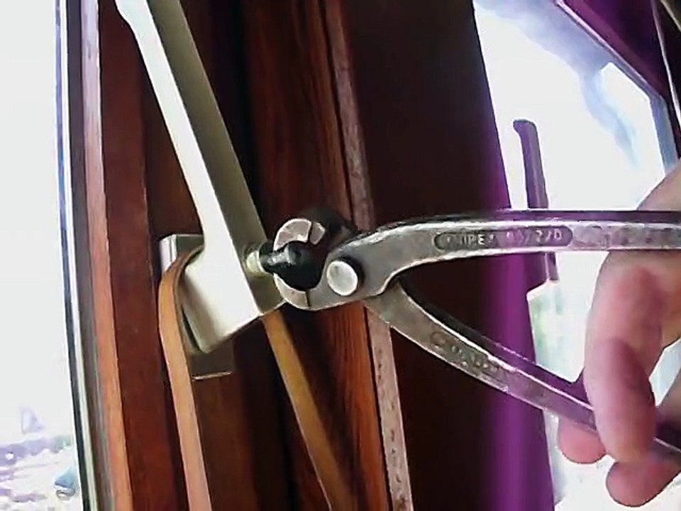 Abschliessbarer Fenstergriff Schluessel verloren wie oeffnen Anleitung video Dailymotion