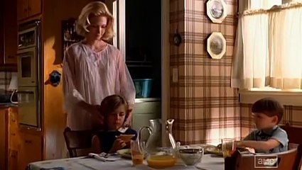 MAD MEN - Betty and the birds 1.09