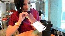 Unboxing BlackBerry 10 with Simone Heng