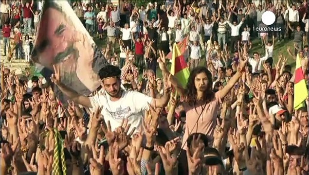 Туреччина: партія Ердогана шукає союзників, курди шукають миру