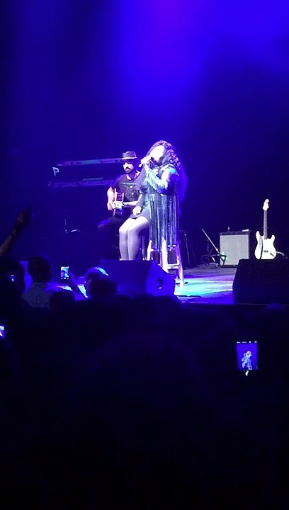 Stupid Girls(Acoustic)-Jazmine Sullivan