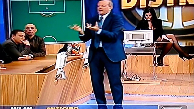 Nathalie Goitom in collant neri...Stupenda!Qsvs 4.12.2010